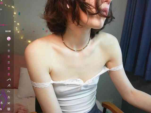 AlicePurring webcam