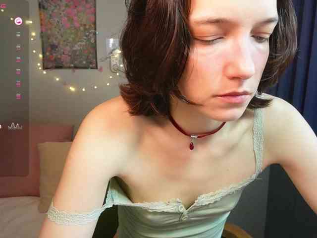 AlicePurring webcam