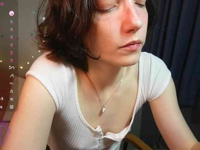 AlicePurring webcam