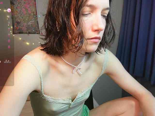 AlicePurring webcam