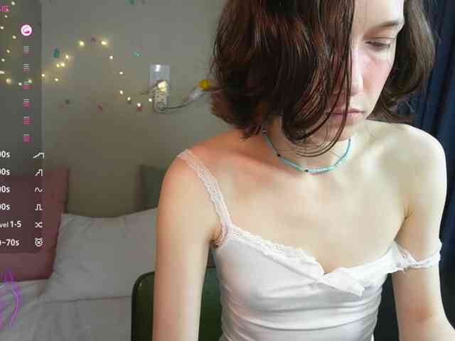 AlicePurring webcam