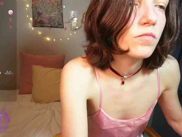 AlicePurring webcam