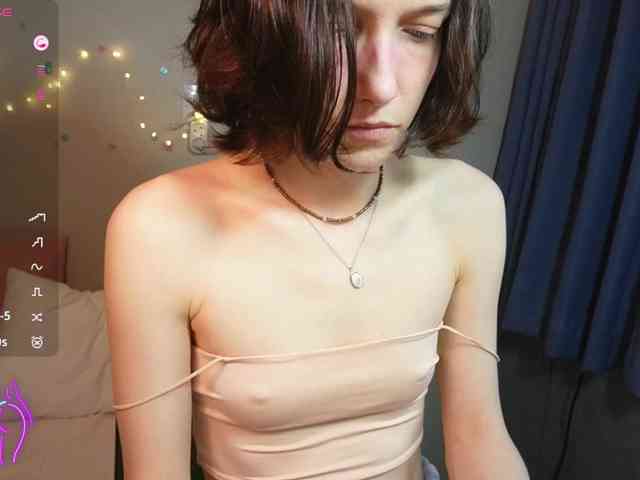 AlicePurring webcam
