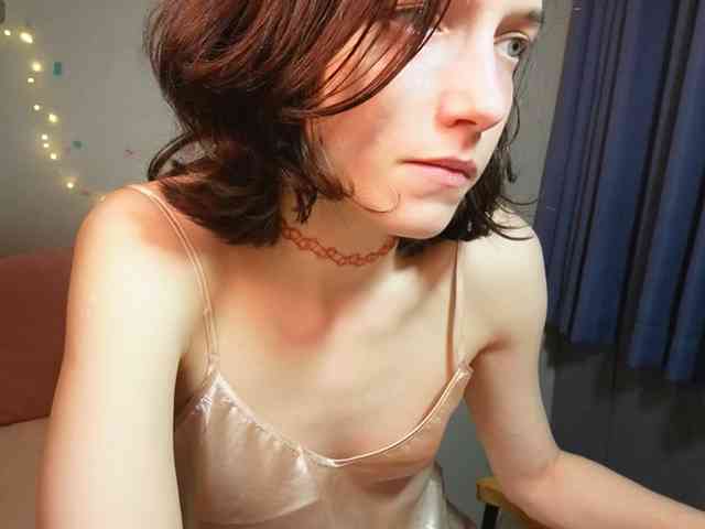AlicePurring webcam