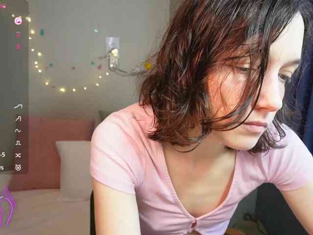 AlicePurring webcam