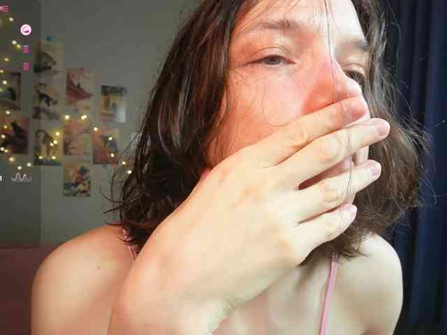 AlicePurring webcam