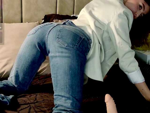 Isabellaprice's BongaCams show and profile