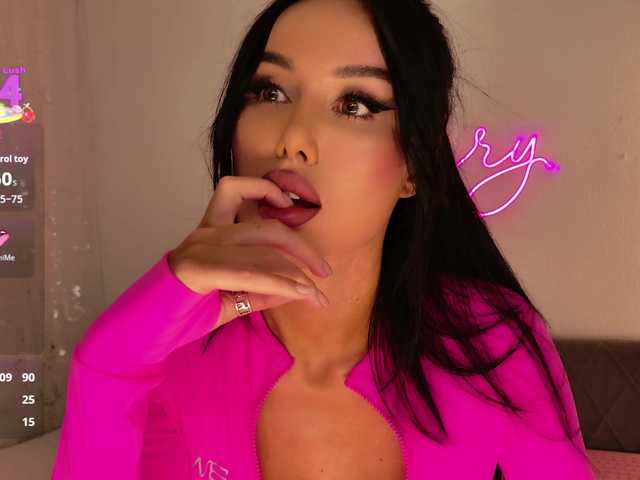 miaXmoon's BongaCams show and profile