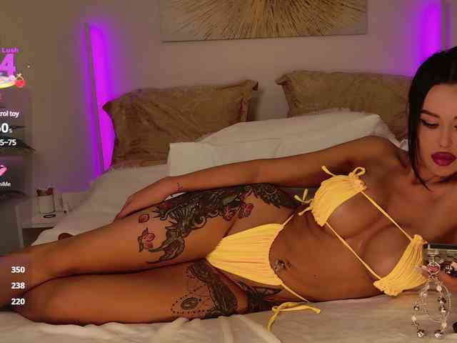 real web cam show MiaXmoon