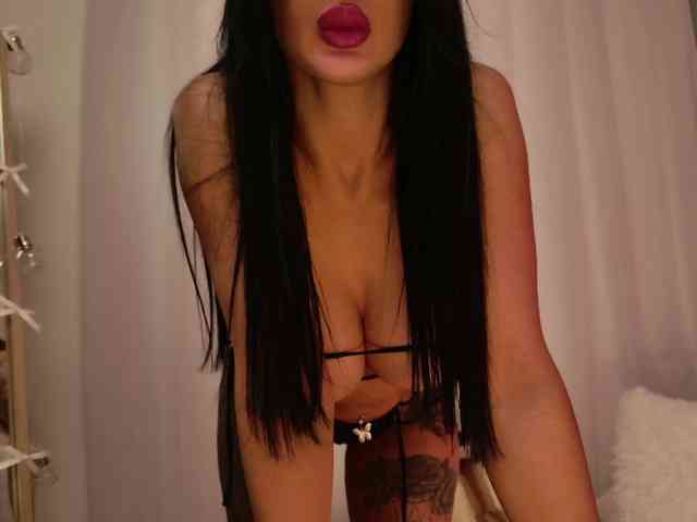 free voyeur web cam MiaXmoon