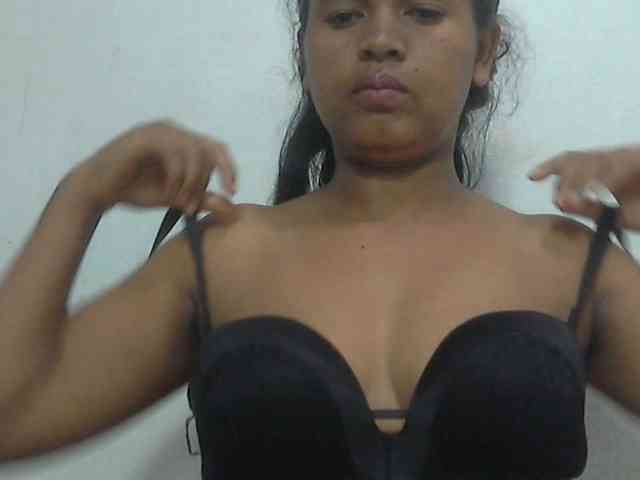 Lolahshow webcam