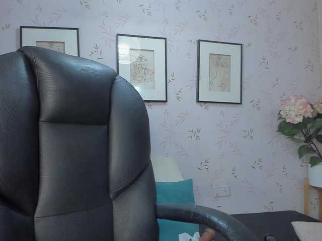 aprile's BongaCams show and profile