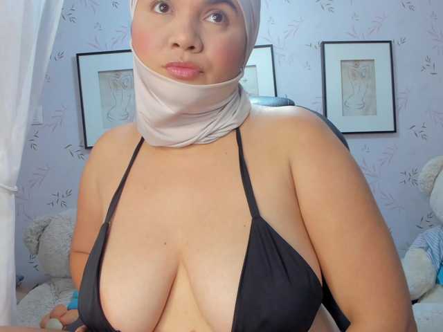 aprile's BongaCams show and profile