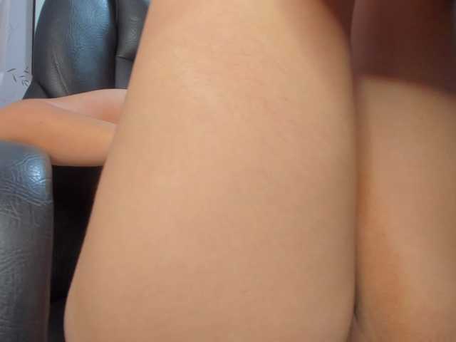 aprile's BongaCams show and profile