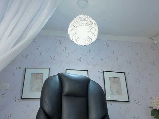 aprile's BongaCams show and profile