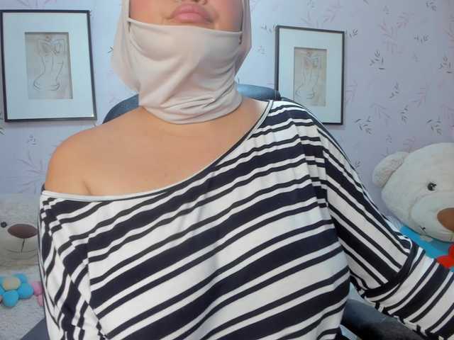 aprile's BongaCams show and profile