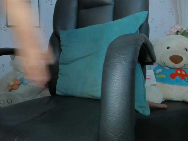 aprile's BongaCams show and profile