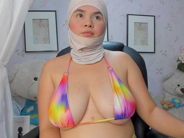 aprile's BongaCams show and profile