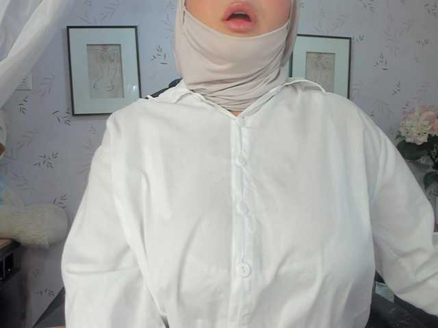 aprile's BongaCams show and profile