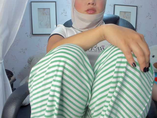 aprile's BongaCams show and profile