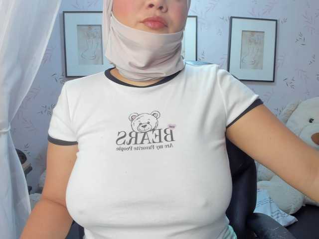 aprile's BongaCams show and profile