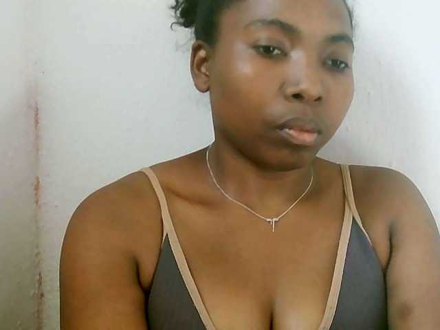 rasoaidah webcam bongacams model stream image