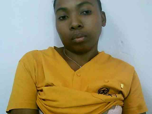 rasoaidah Live Webcam on BongaCams