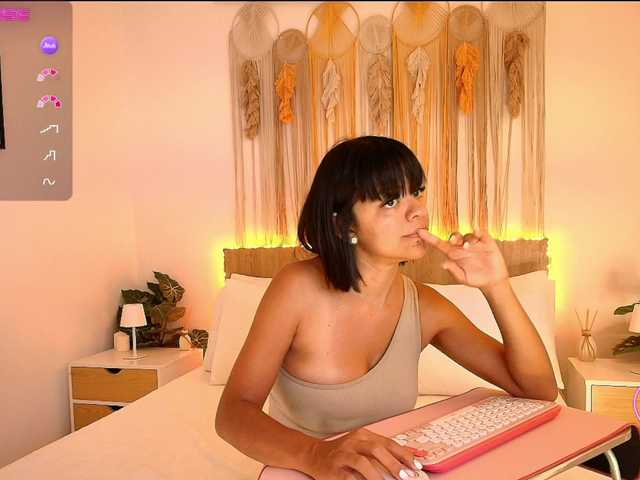 EvyOwens live cam profile