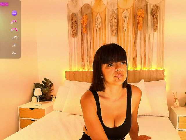 EvyOwens's BongaCams show and profile