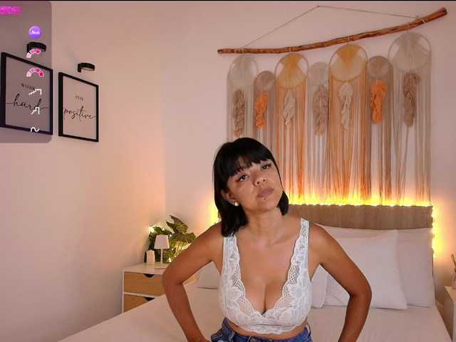 EvyOwens's BongaCams show and profile