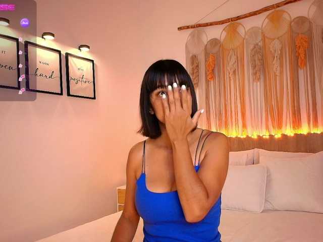 EvyOwens's BongaCams show and profile