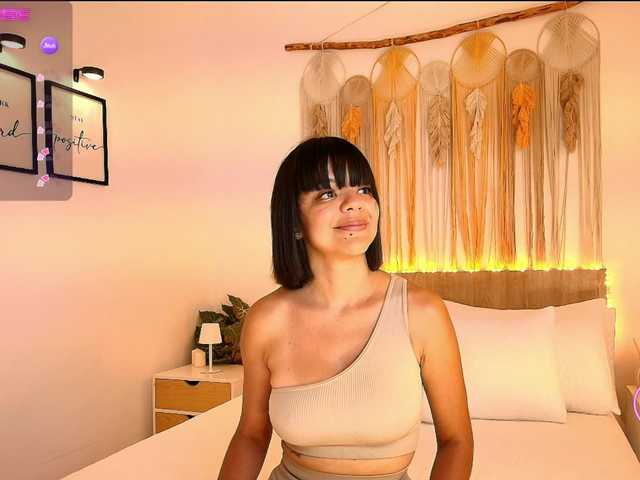 EvyOwens's BongaCams show and profile