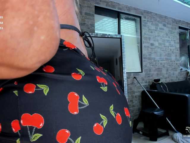 mature-younga's BongaCams show and profile