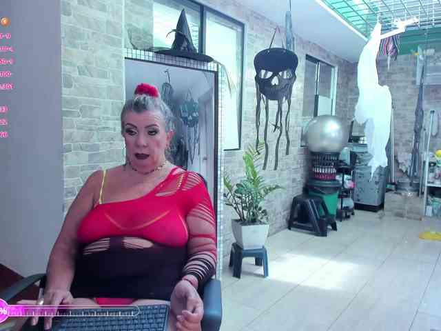 mature-younga webcam