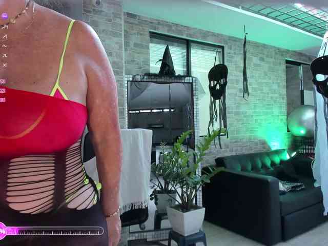 mature-younga webcam
