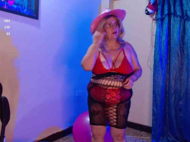 mature-younga webcam