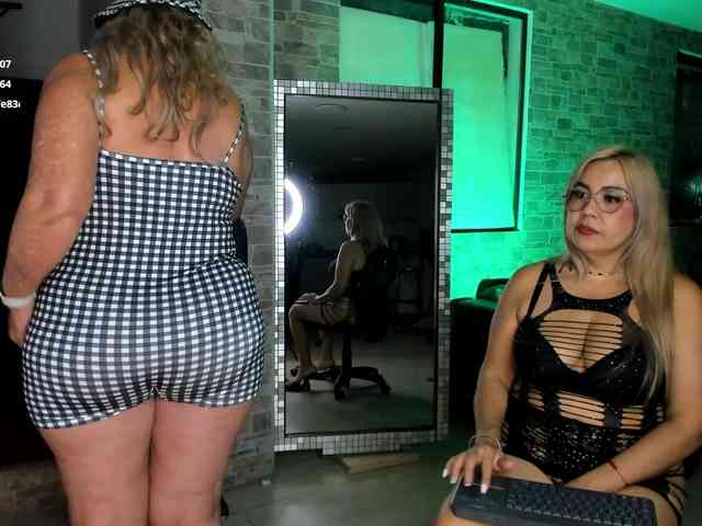 mature-younga webcam