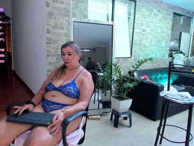 mature-younga mature-younga