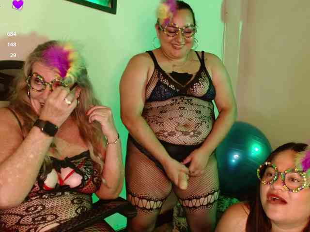 mature-younga webcam
