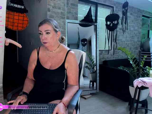 mature-younga webcam