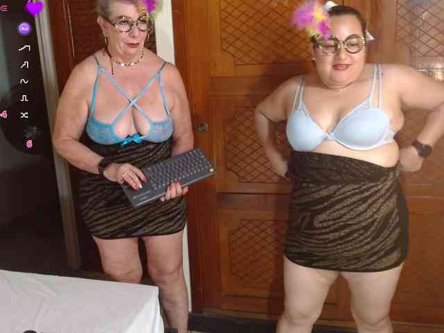 mature-younga webcam