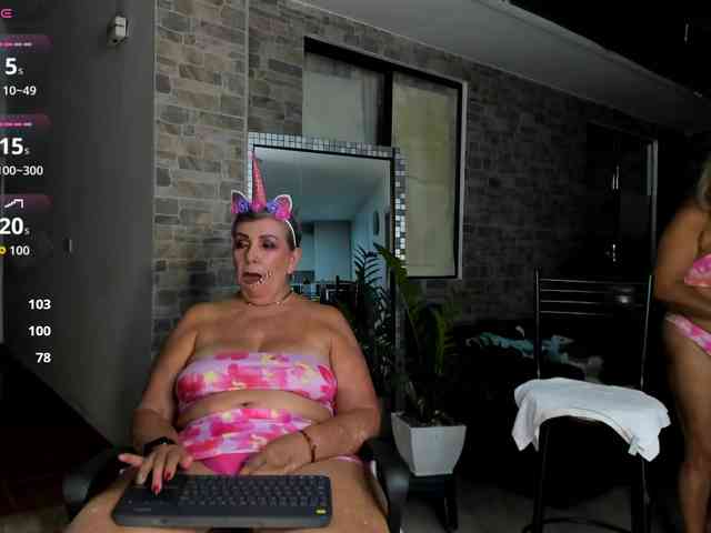 mature-younga webcam