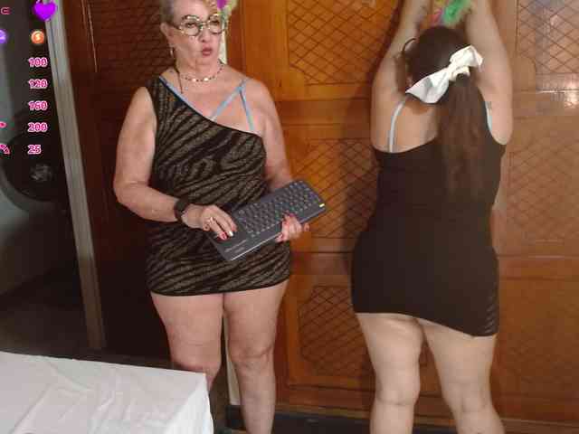 mature-younga webcam