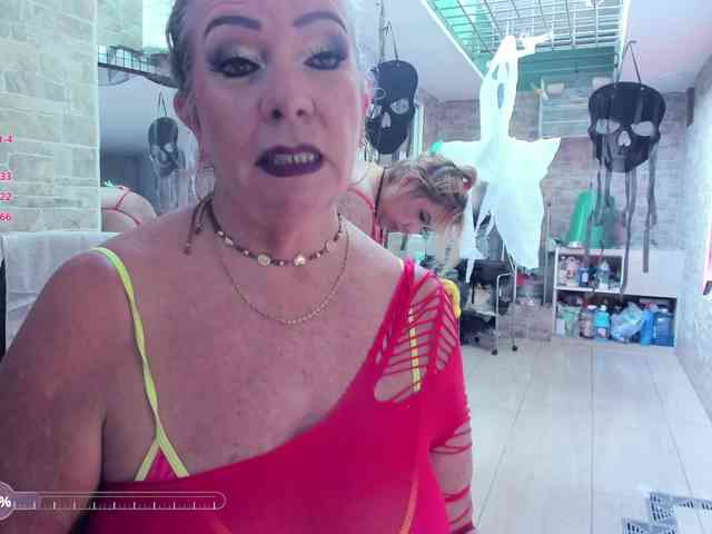 mature-younga webcam