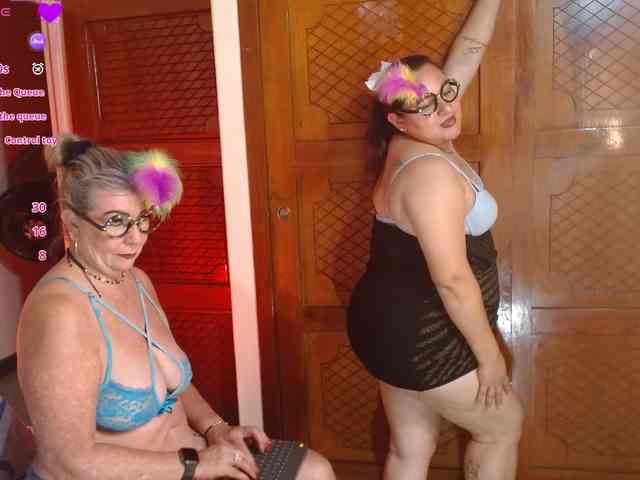 mature-younga webcam