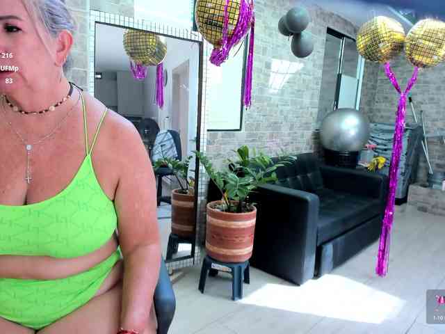 mature-younga webcam