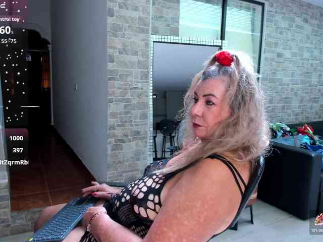 mature-younga webcam