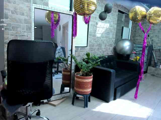 mature-younga webcam