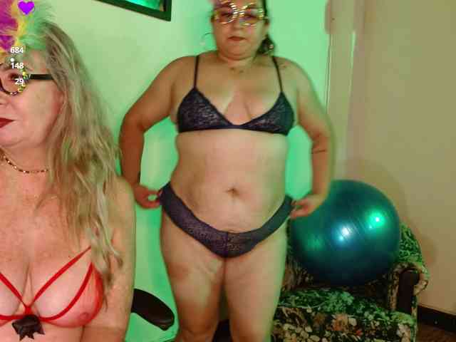 mature-younga webcam