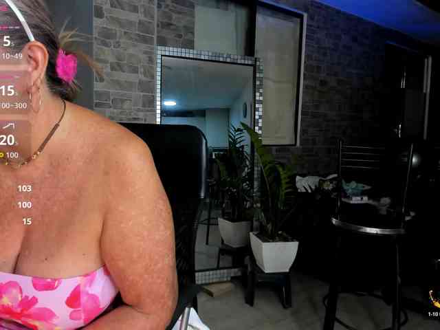 mature-younga webcam